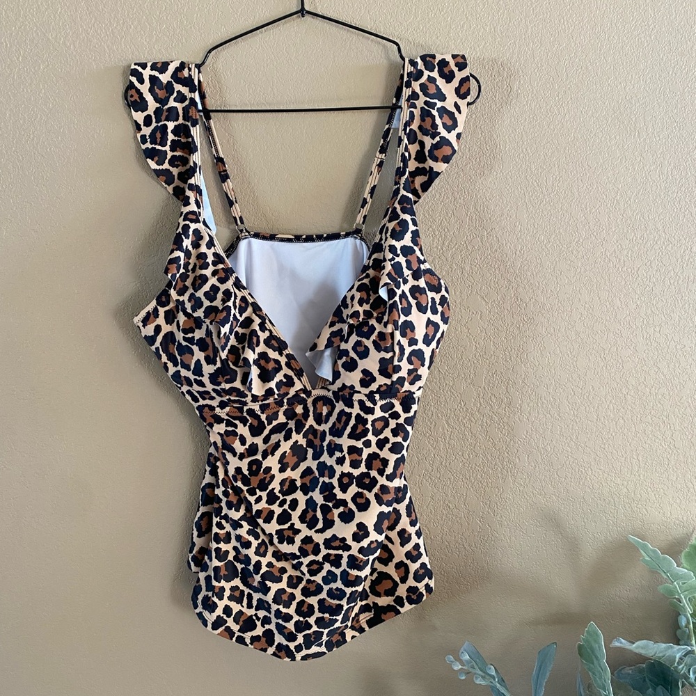 Leopard print swimsuit top